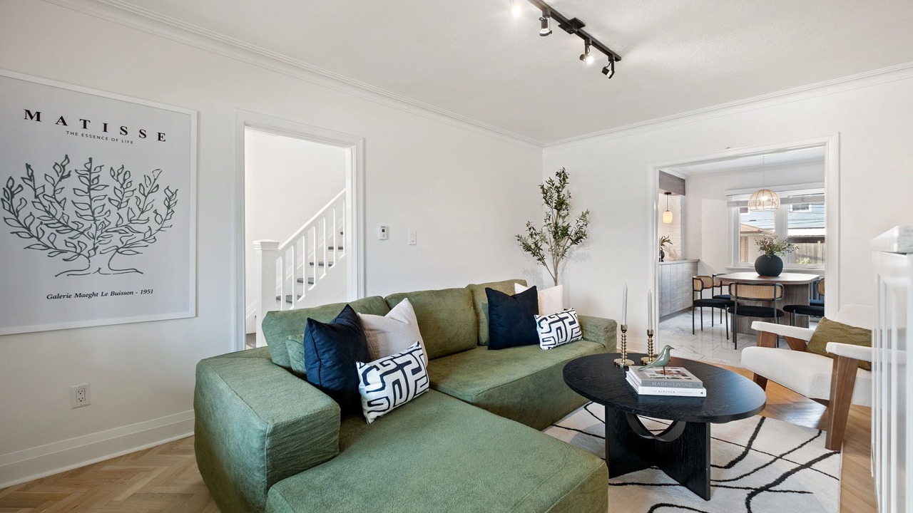 Photo of Livingroom in Oakwood Village