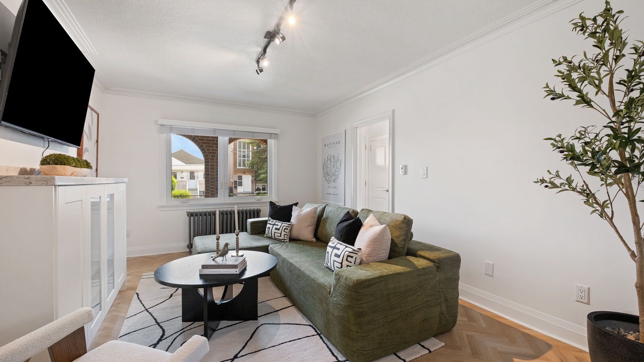 Photo of Livingroom in Oakwood Village