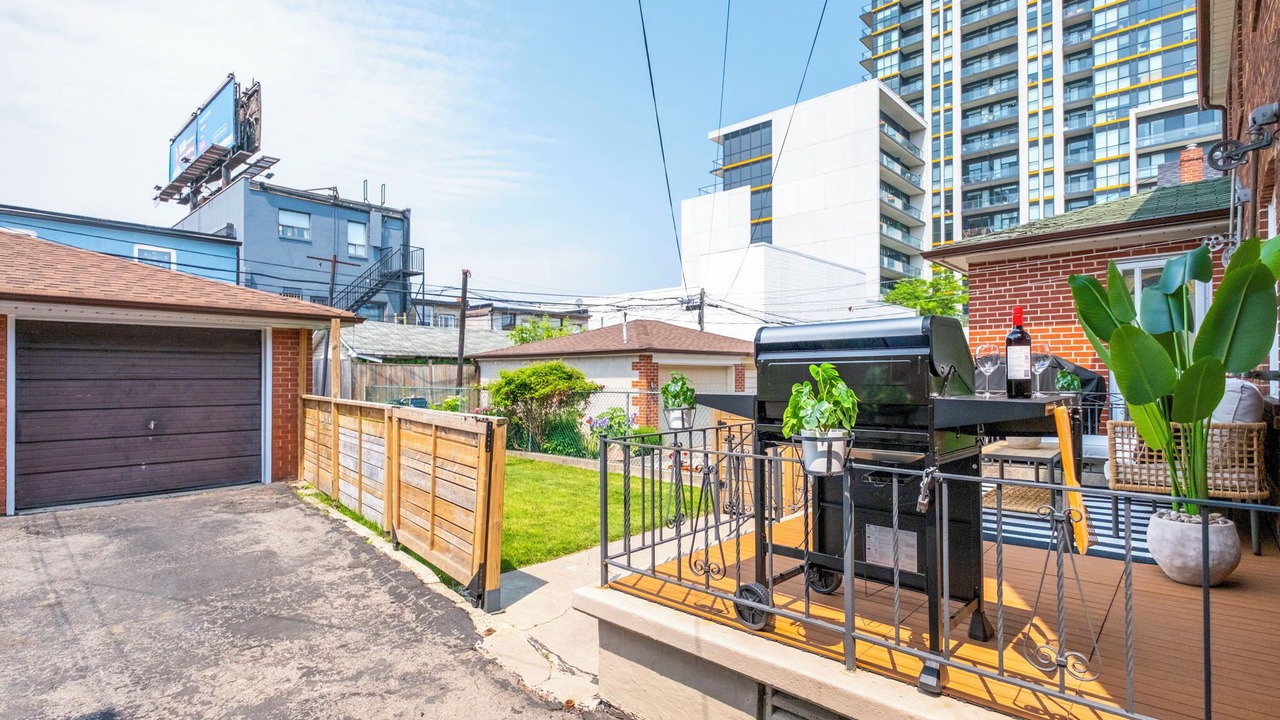 Photo of Outdoor in Oakwood Village