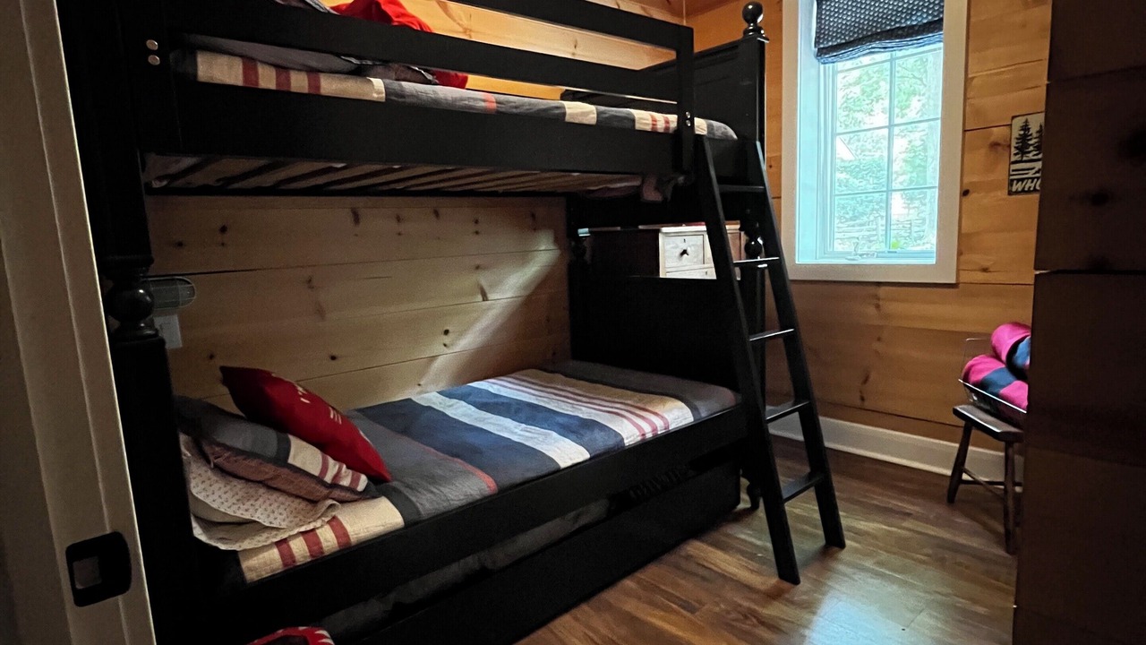 Photo of Bedroom in Grand Bend