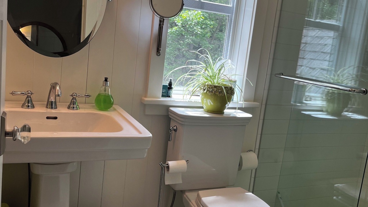 Photo of Bathroom in Grand Bend