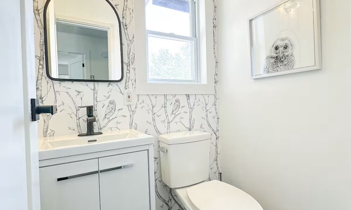 Photo of Bathroom in Alban
