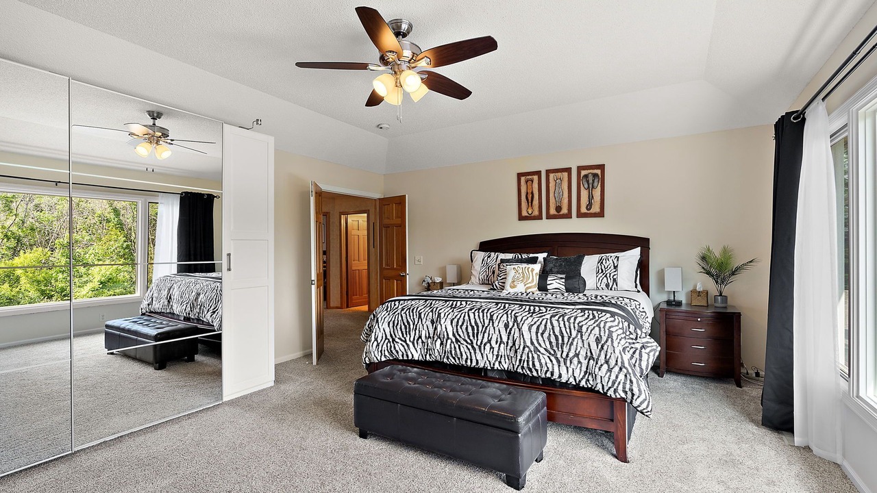 Photo of Bedroom in Lakeville