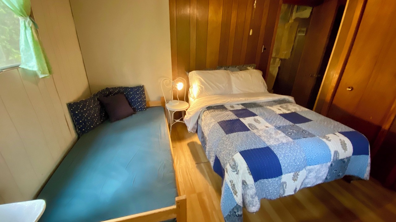 Photo of Bedroom in Gravenhurst