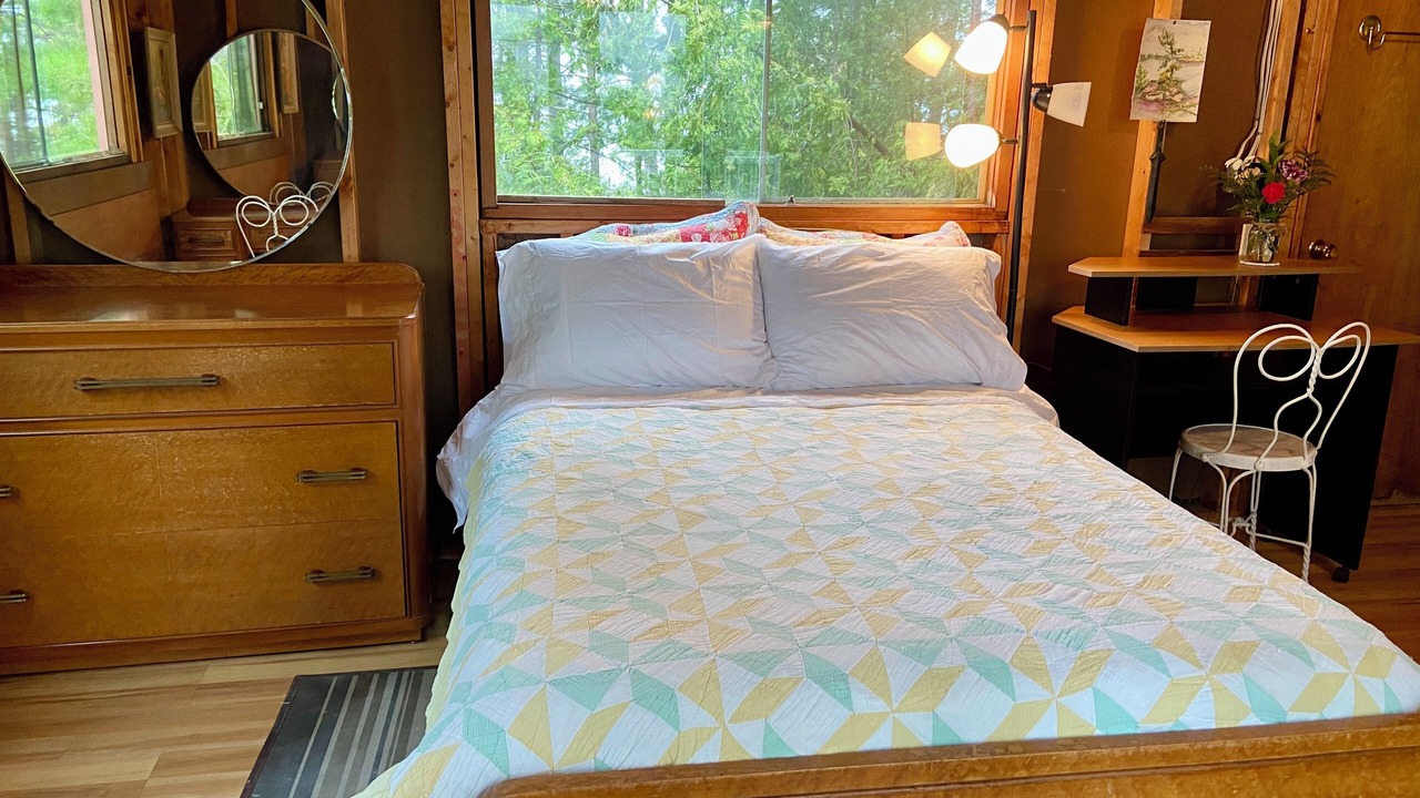 Photo of Bedroom in Gravenhurst