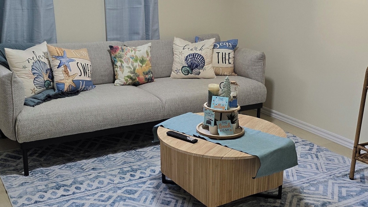 Photo of Livingroom in Russell