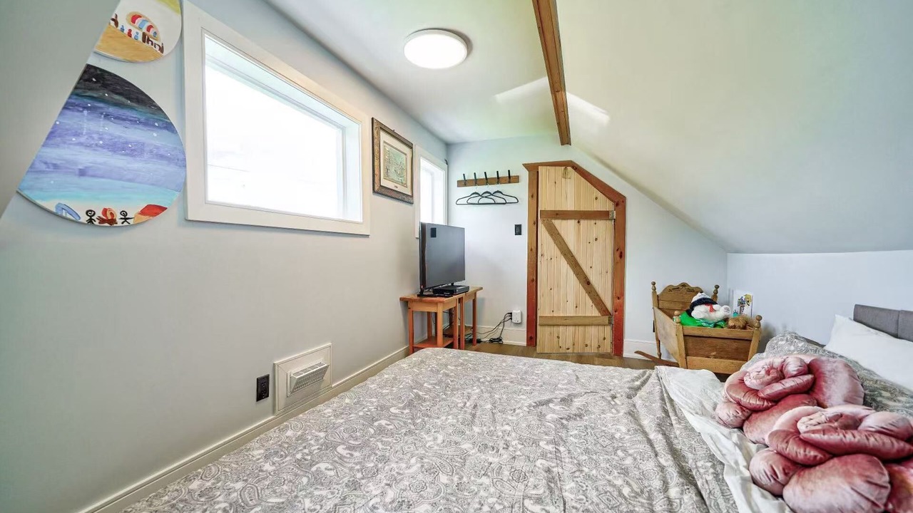 Photo of Bedroom in Gravenhurst
