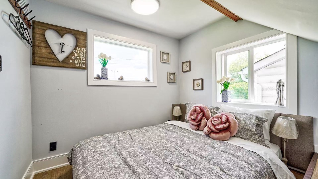 Photo of Bedroom in Gravenhurst