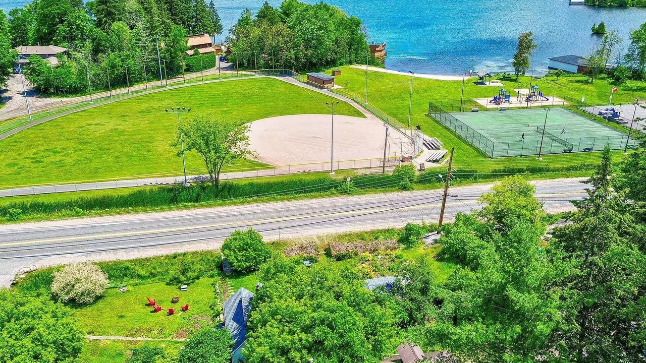 Photo of Others in Gravenhurst