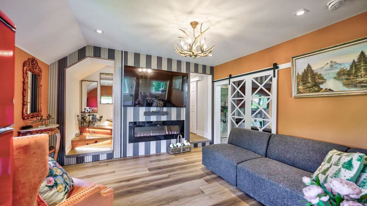 Photo of Livingroom in Gravenhurst