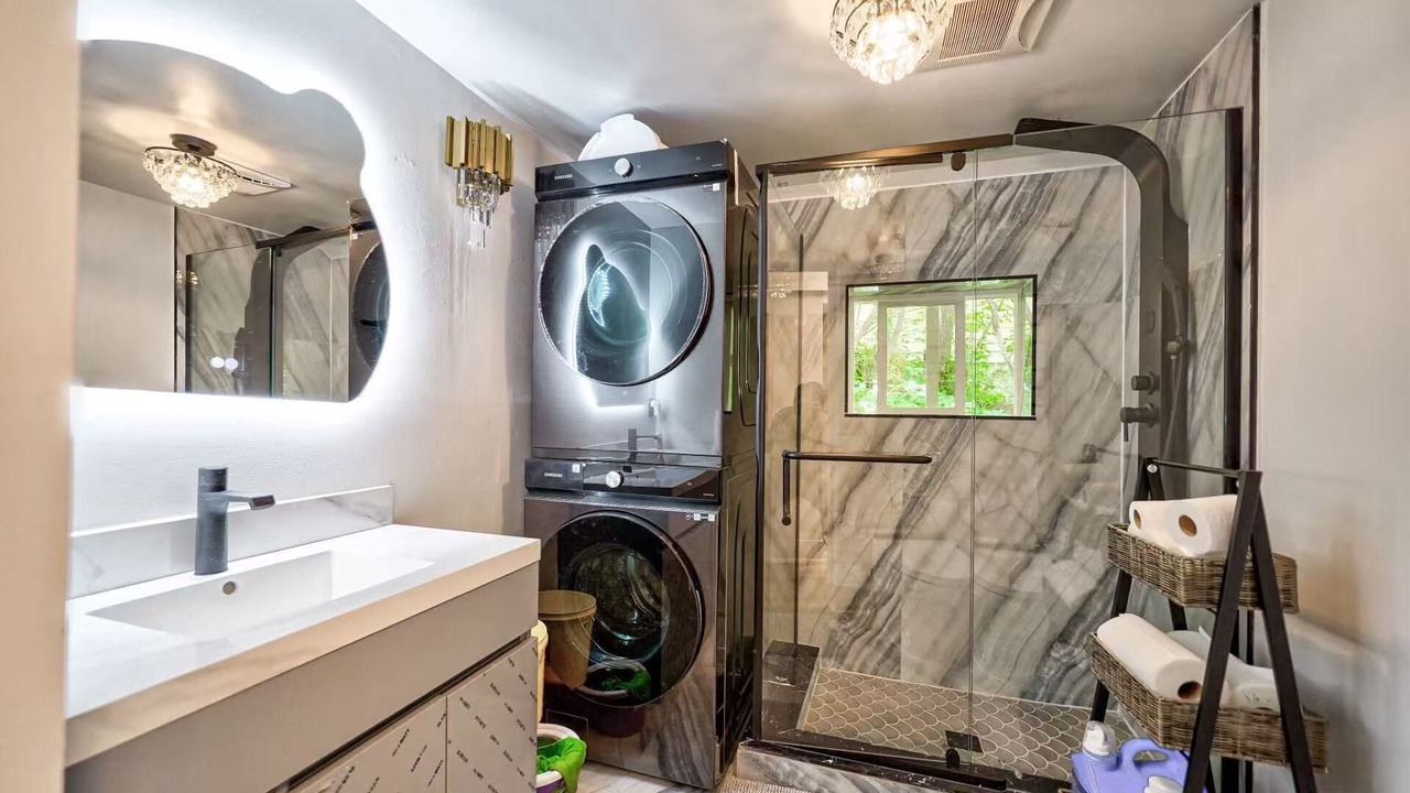 Photo of Bathroom in Gravenhurst