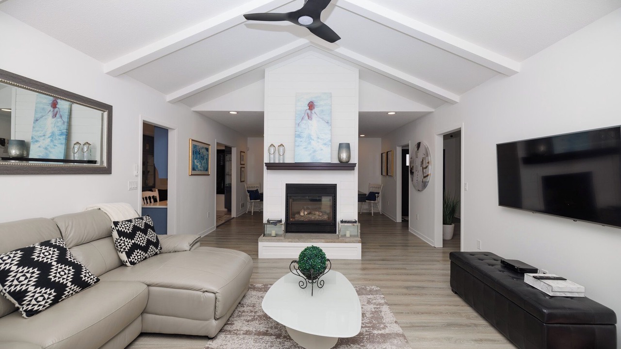 Photo of Livingroom in Port Colborne