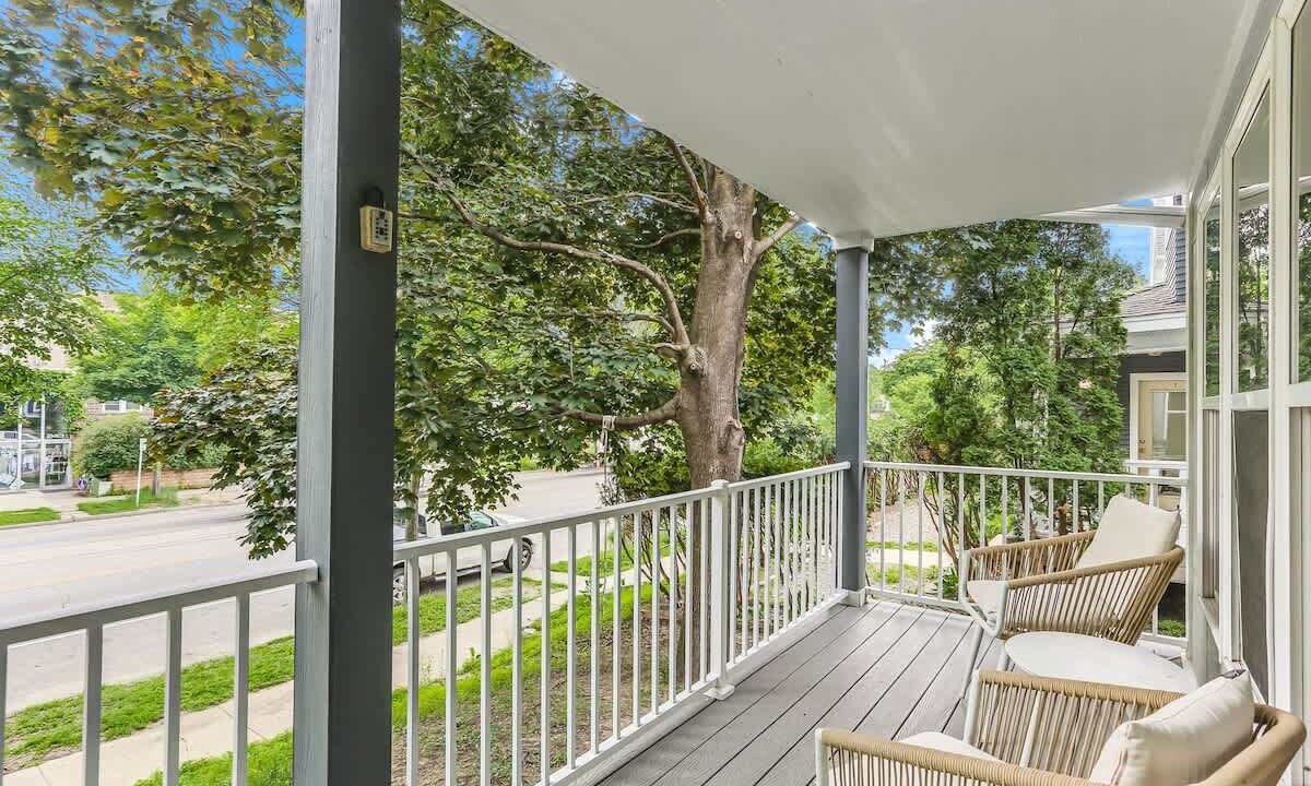 Photo of Outdoor in Lowry Hill East