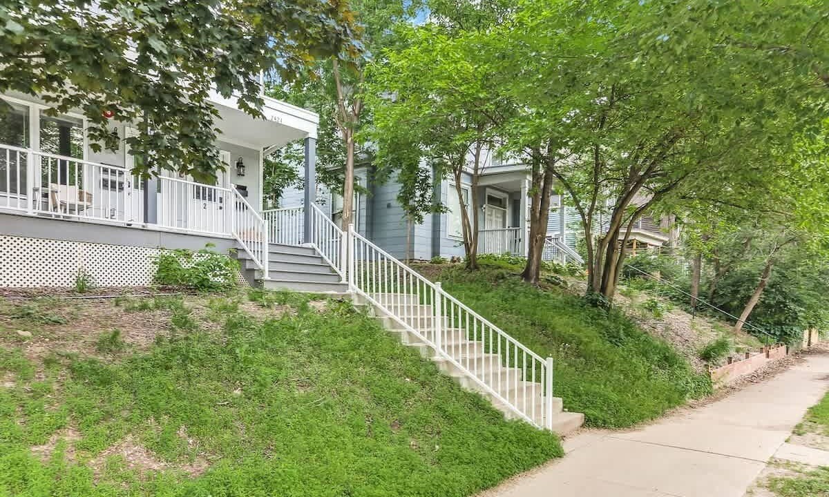 Photo of Outdoor in Lowry Hill East