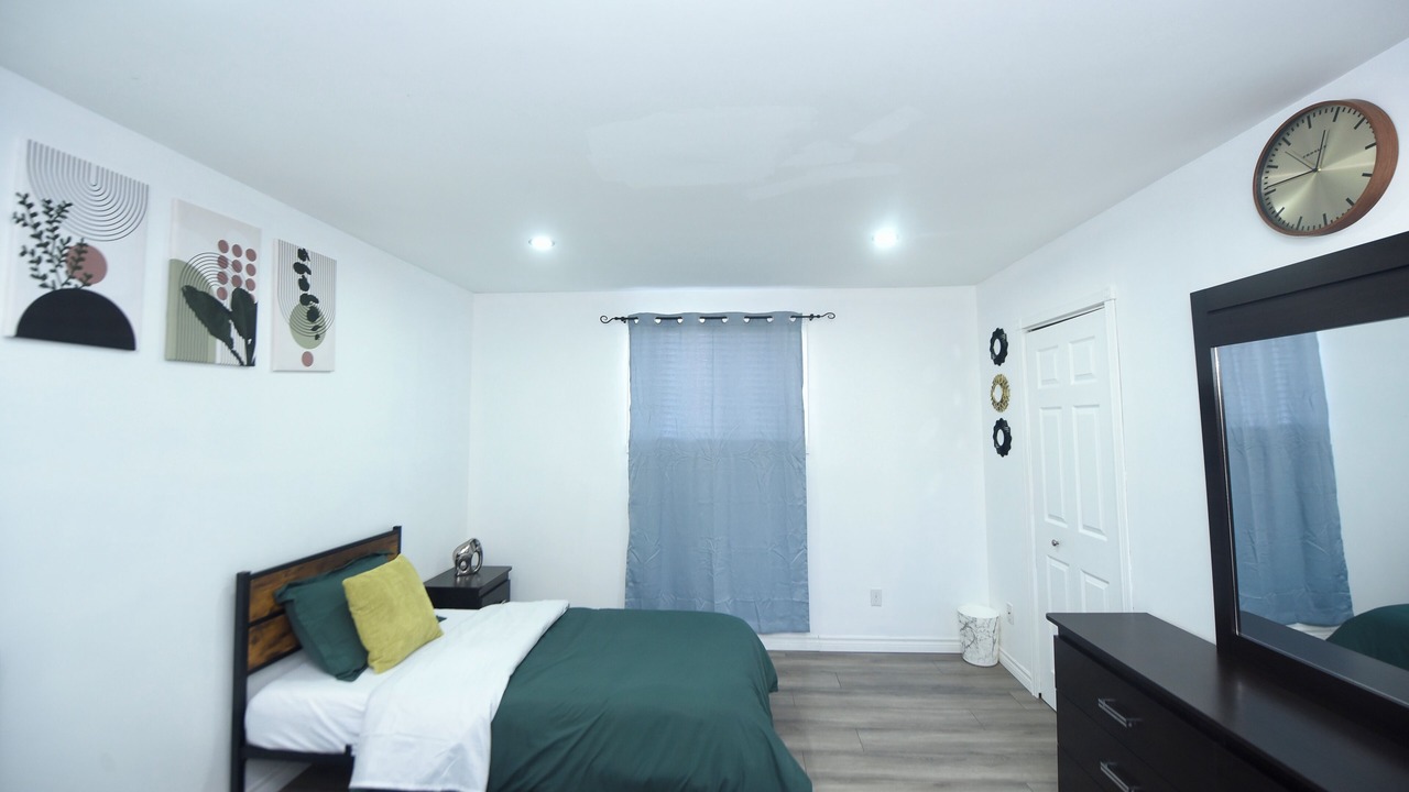 Photo of Bedroom in Inner Harbour