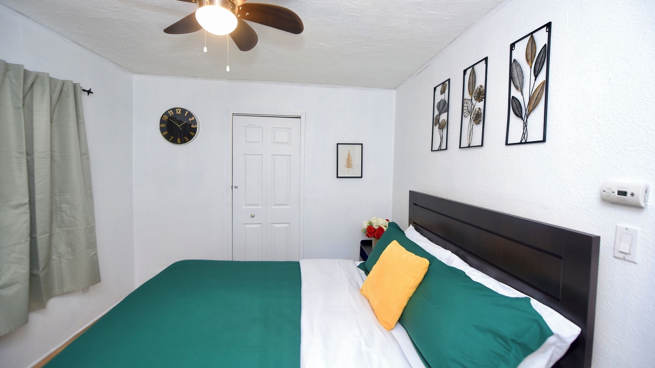 Photo of Bedroom in Inner Harbour