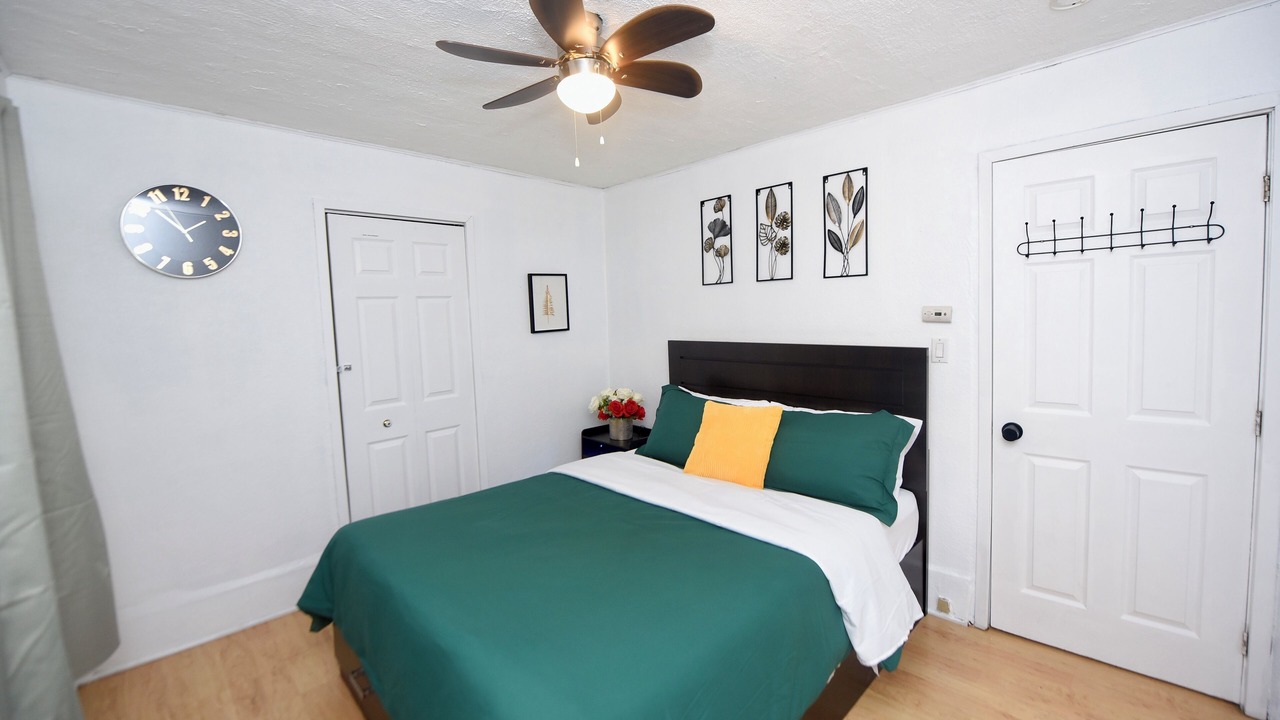 Photo of Bedroom in Inner Harbour