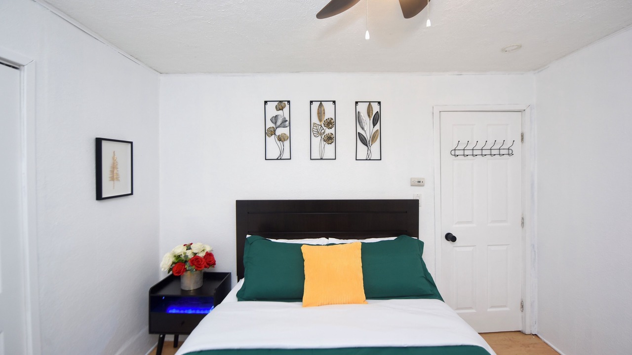 Photo of Bedroom in Inner Harbour