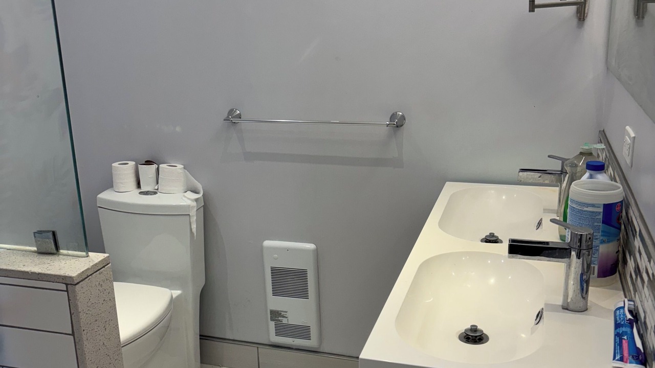 Photo of Bathroom in Woodbine Gardens