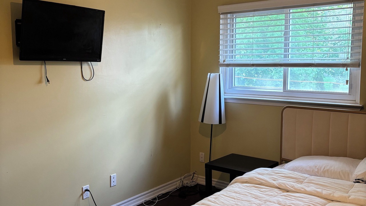 Photo of Bedroom in Woodbine Gardens