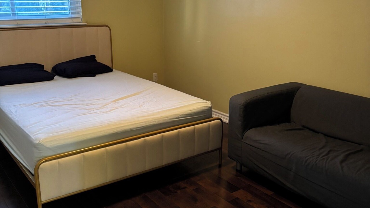 Photo of Bedroom in Woodbine Gardens