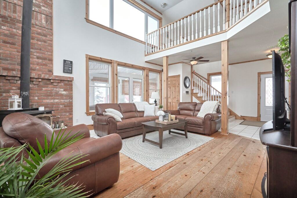 Photo of Livingroom in Minesing