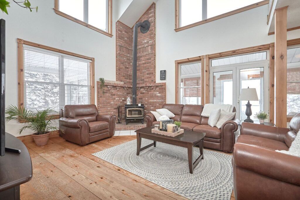 Photo of Livingroom in Minesing