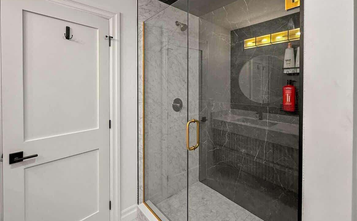 Photo of Bathroom in LaSalle