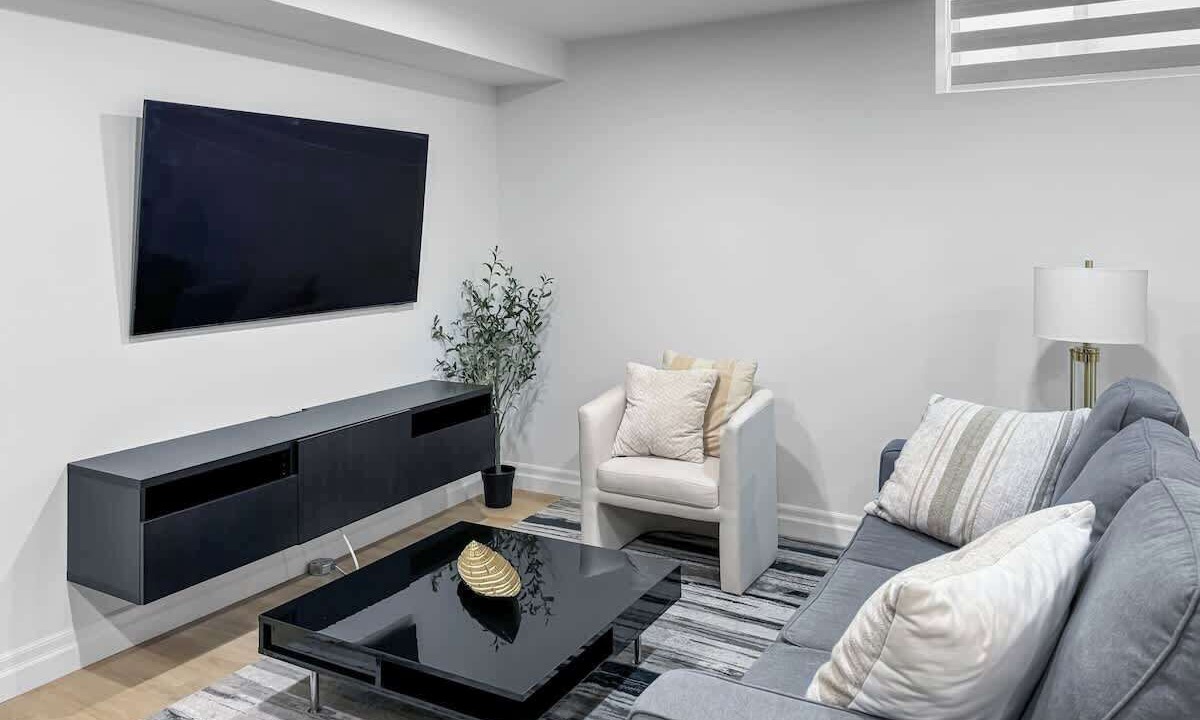Photo of Livingroom in LaSalle