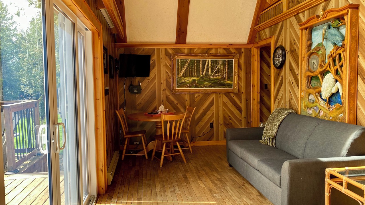 Photo of Livingroom in Manitoulin District