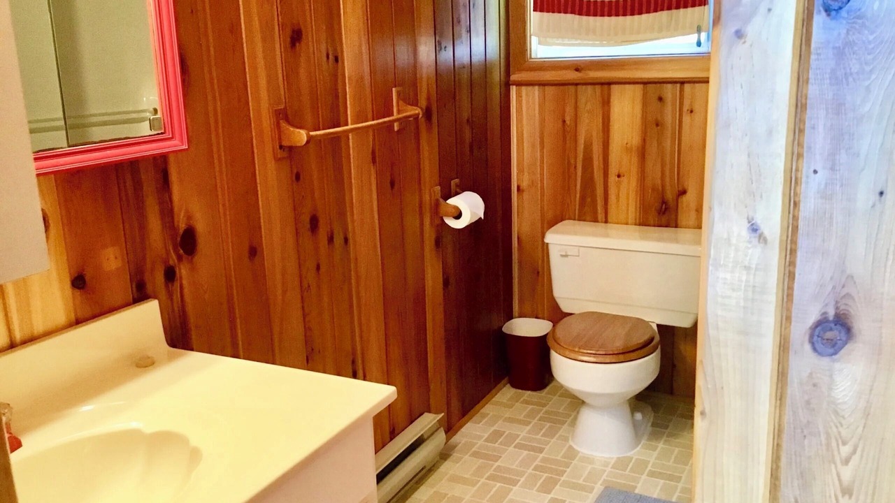 Photo of Bathroom in Manitoulin District
