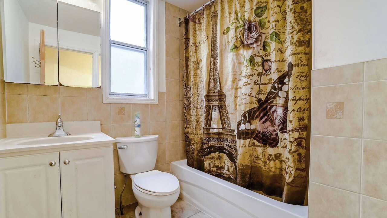 Photo of Bathroom in Cliffside
