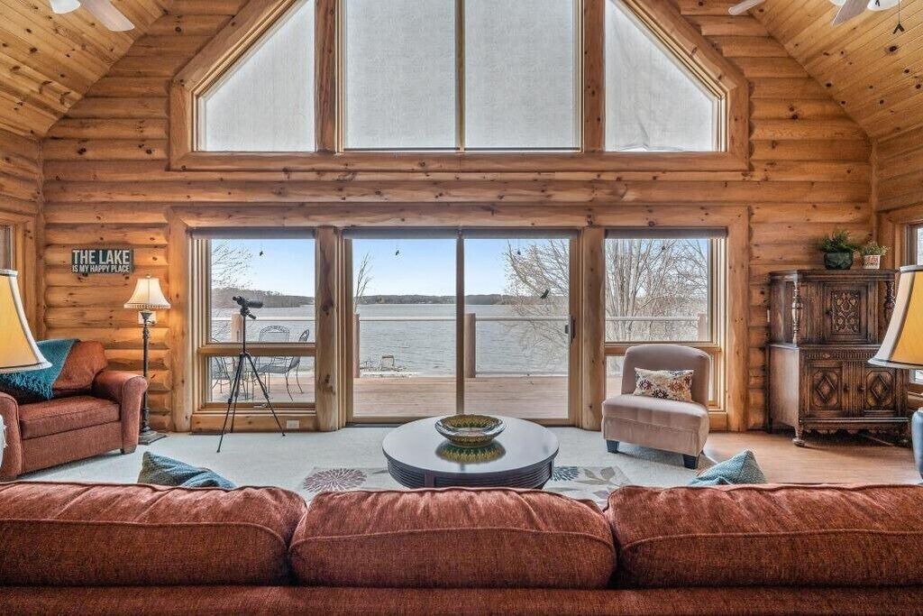 Photo of Livingroom in Rush City