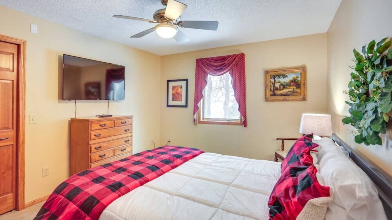 Photo of Bedroom in Howard Lake