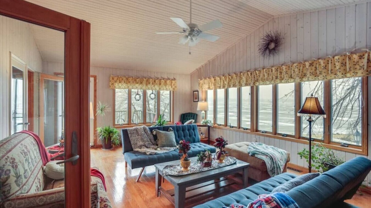 Photo of Livingroom in Howard Lake