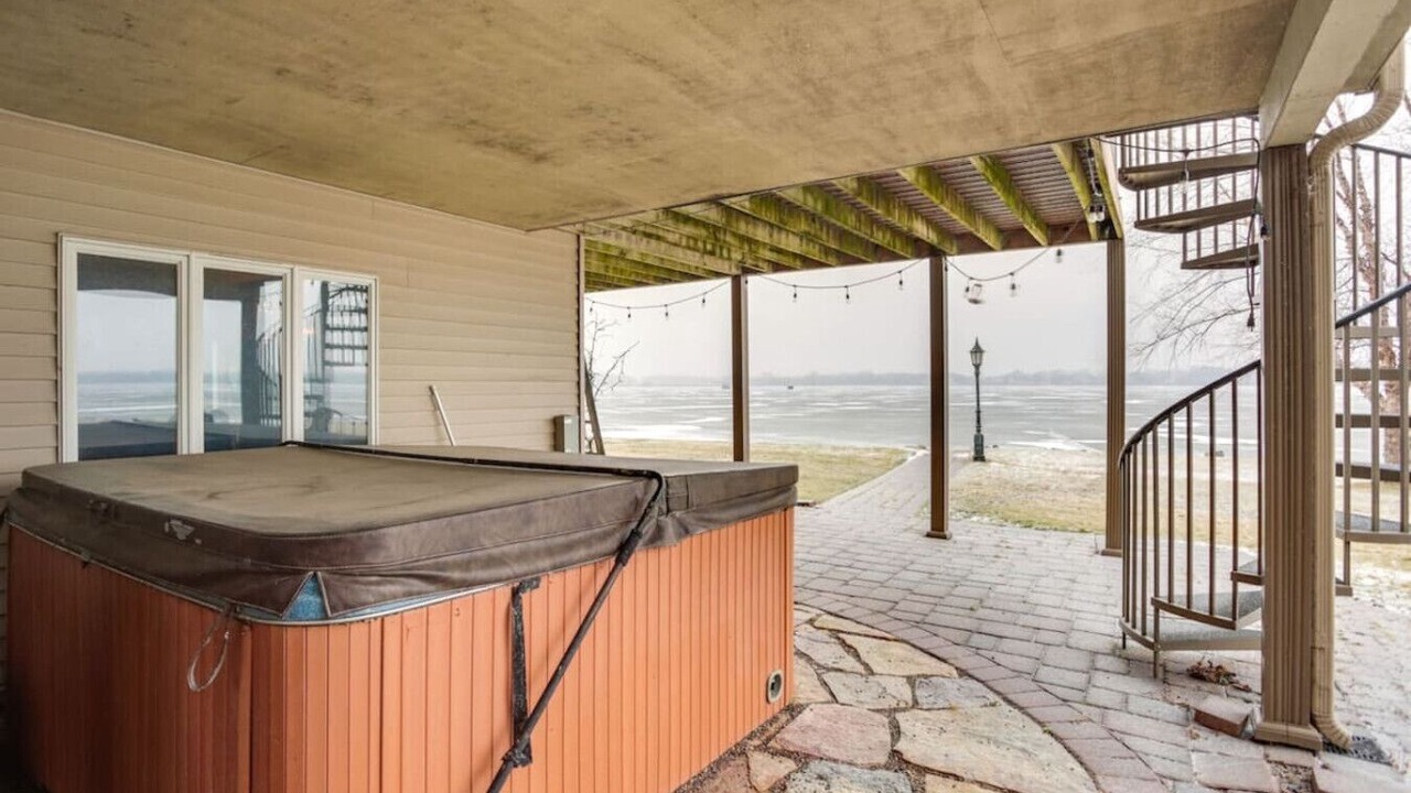 Photo of Patio Balcony in Howard Lake