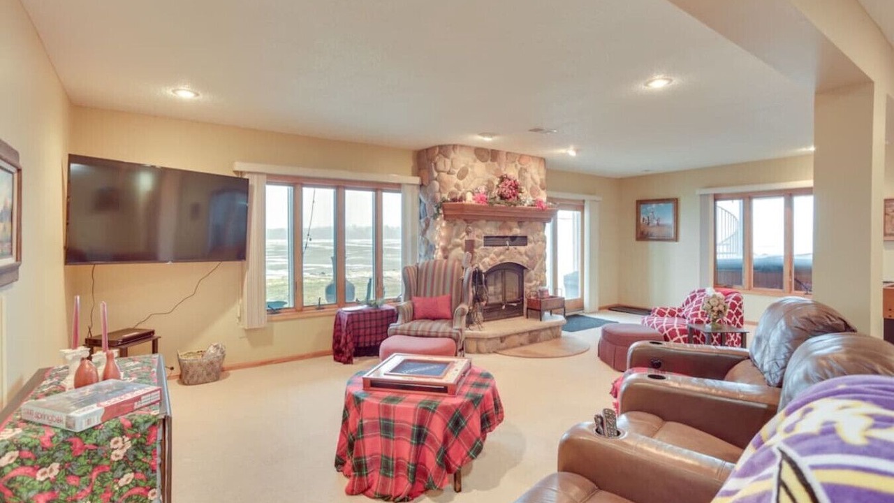 Photo of Livingroom in Howard Lake