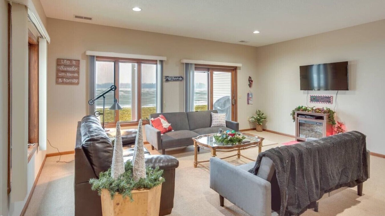Photo of Livingroom in Howard Lake