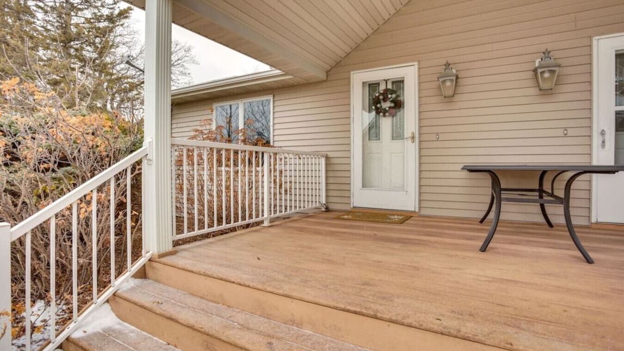 Photo of Patio Balcony in Howard Lake