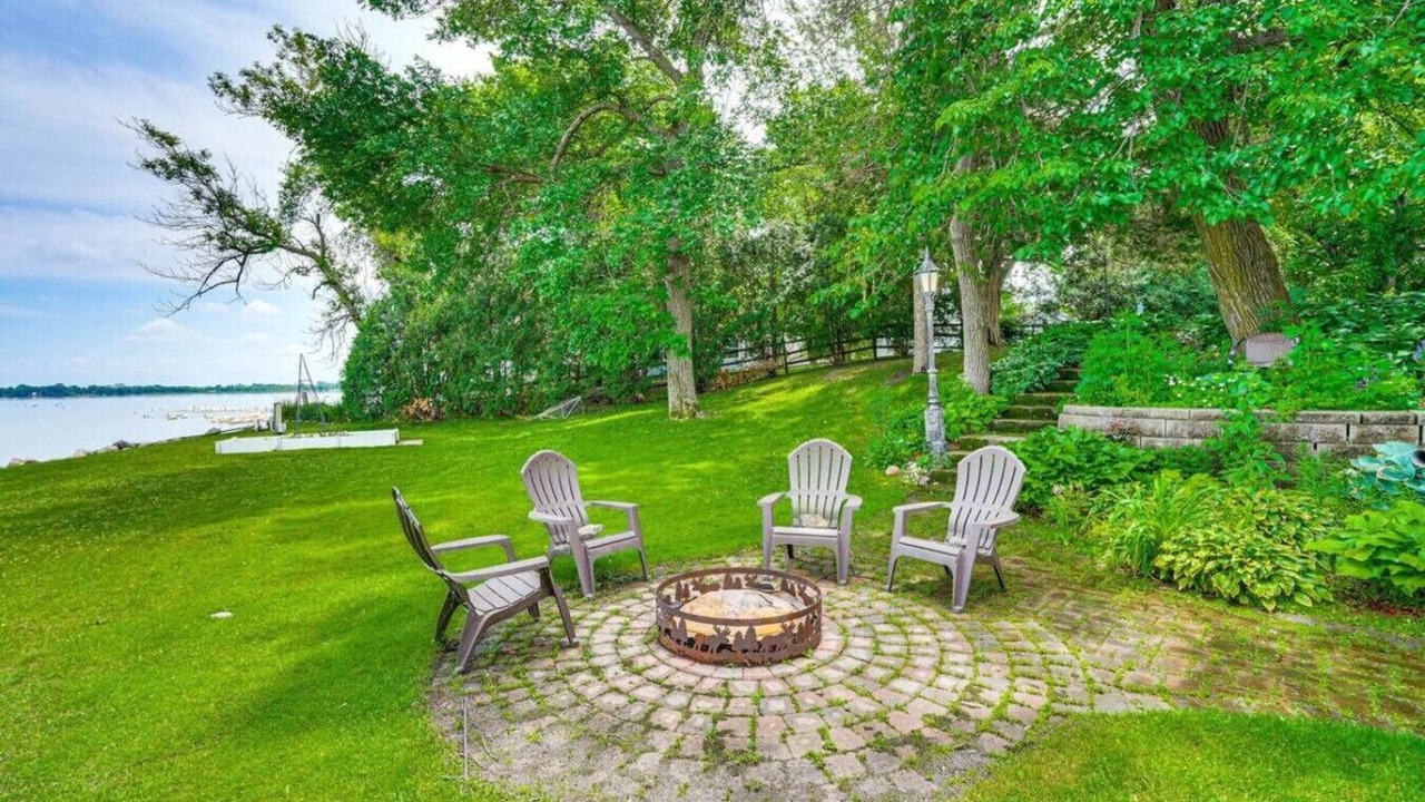 Photo of Patio Balcony in Howard Lake