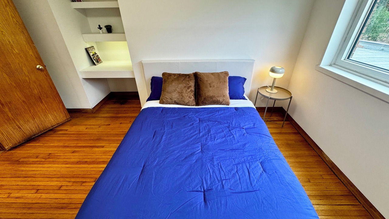Photo of Bedroom in Bayview Woods - Steeles