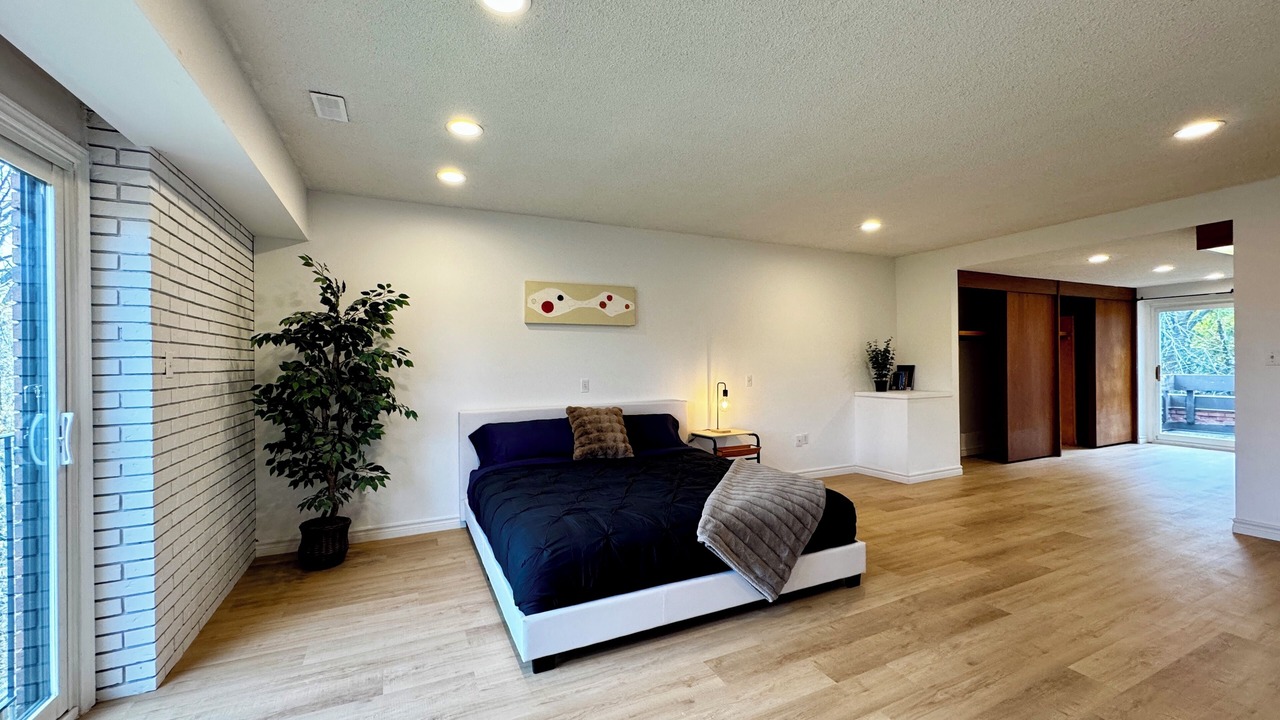 Photo of Bedroom in Bayview Woods - Steeles