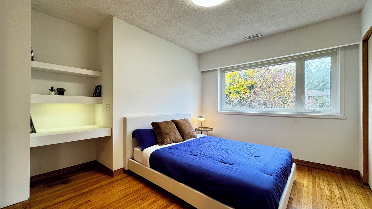 Photo of Bedroom in Bayview Woods - Steeles