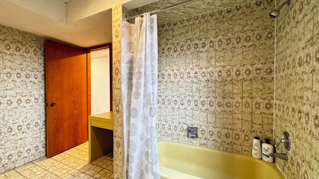 Photo of Bathroom in Bayview Woods - Steeles