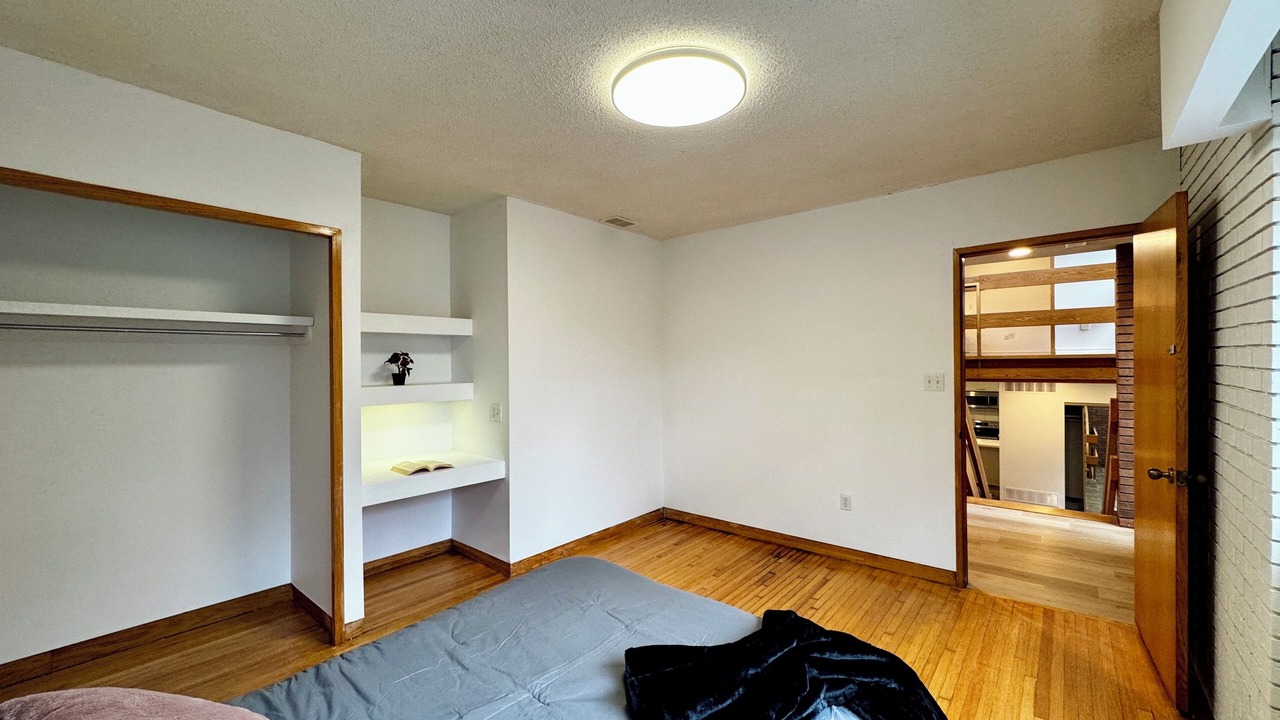 Photo of Bedroom in Bayview Woods - Steeles