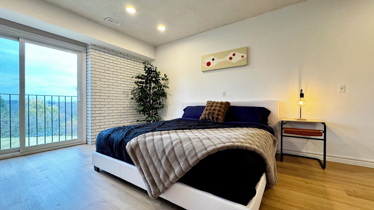 Photo of Bedroom in Bayview Woods - Steeles
