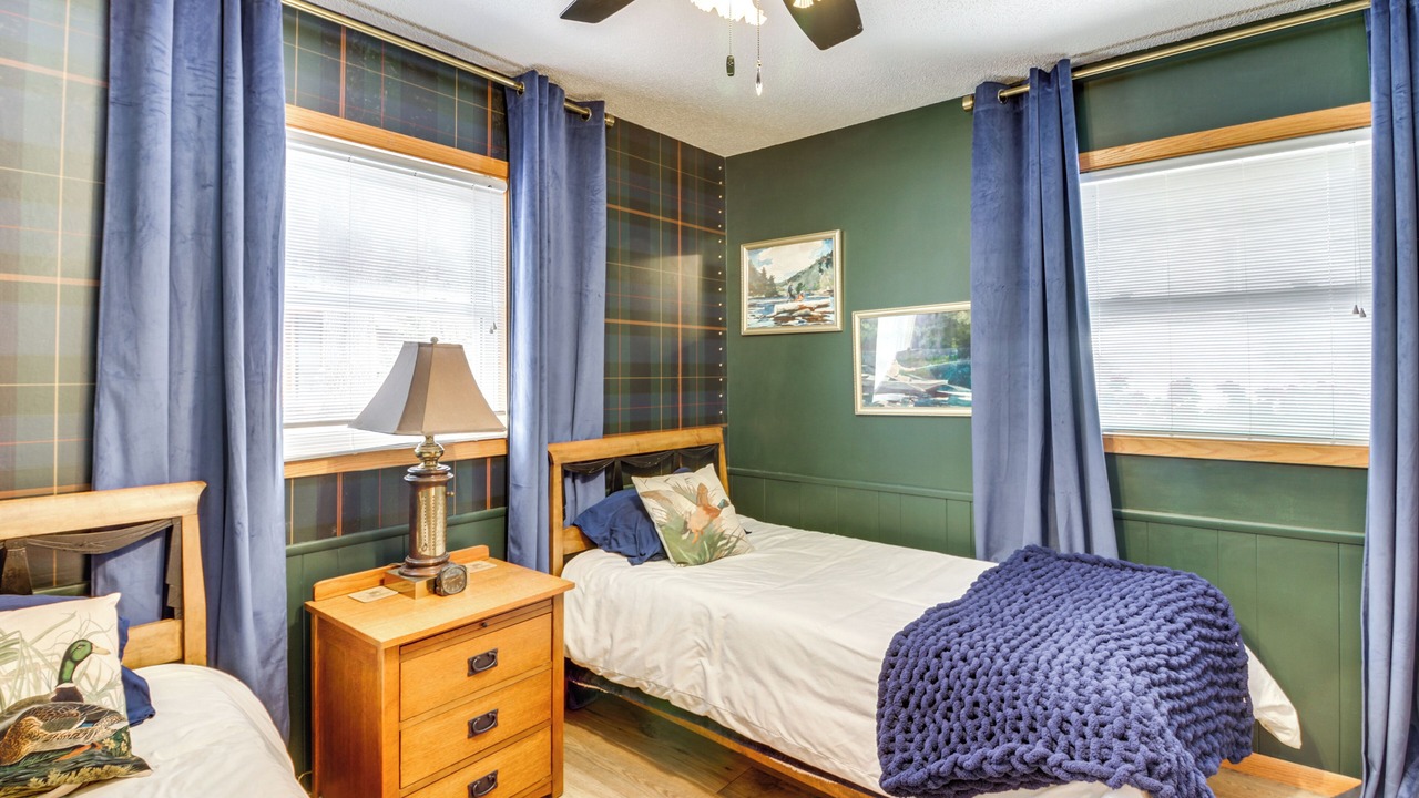 Photo of Bedroom in Walker