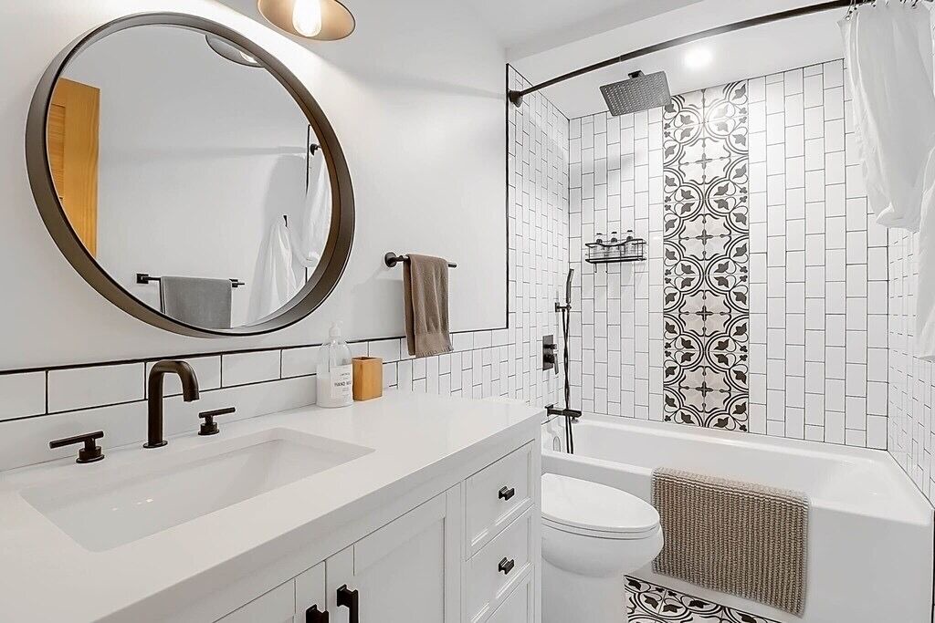 Photo of Bathroom in Lakeshore
