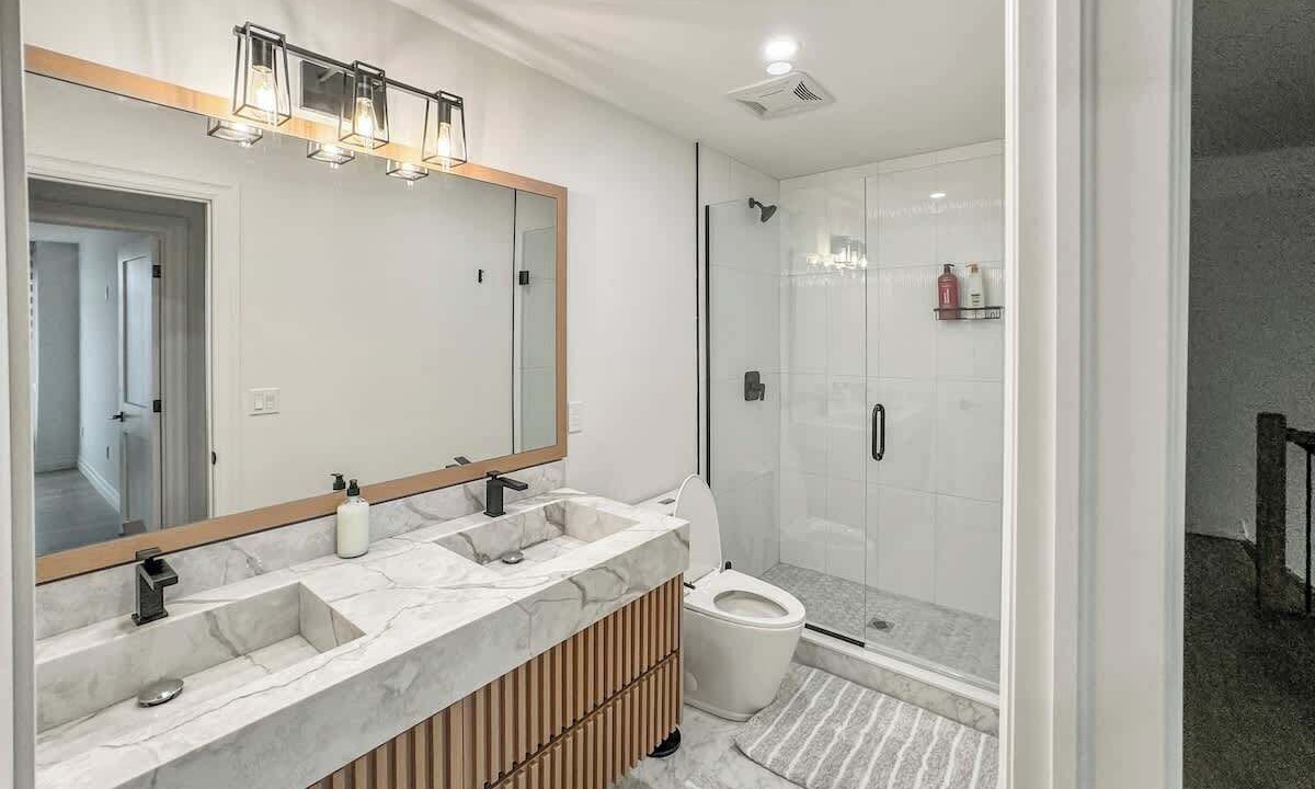 Photo of Bathroom in LaSalle