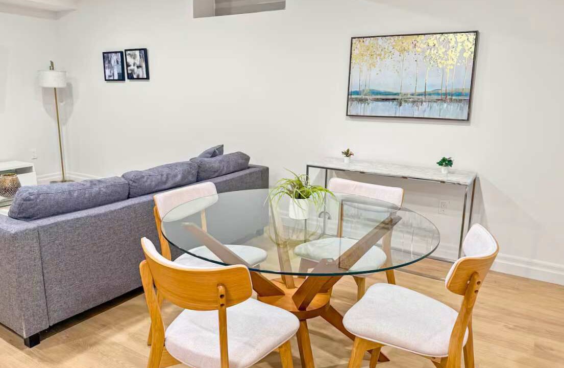 Photo of Livingroom in LaSalle